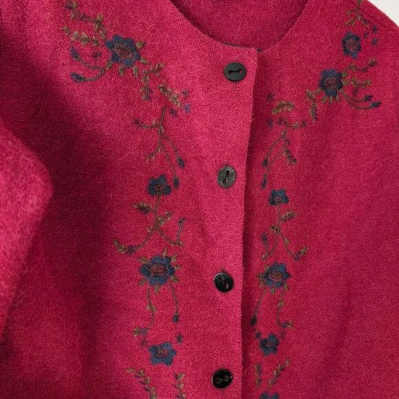 Beyond Threads Embroidered Alpaca Wool Floral Cardigan Size Medium - Picture 4 of 9
